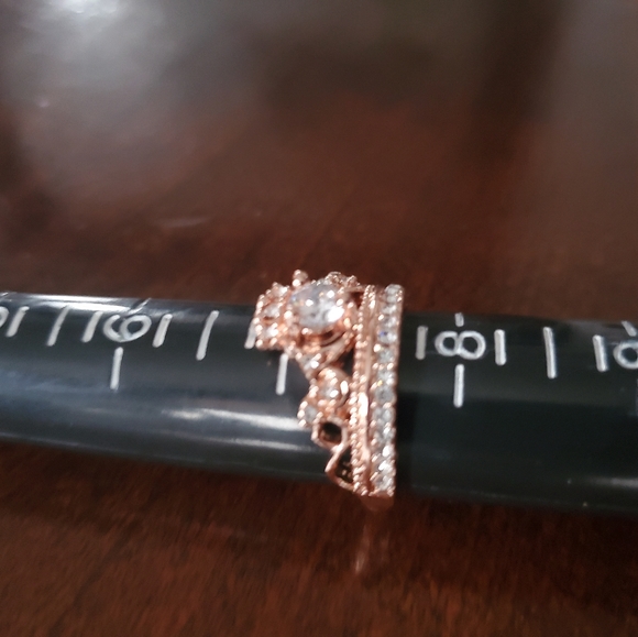 Rosegold CZ Encrusted Rhinestone Crown Ring Sz 7.5 - Picture 4 of 4